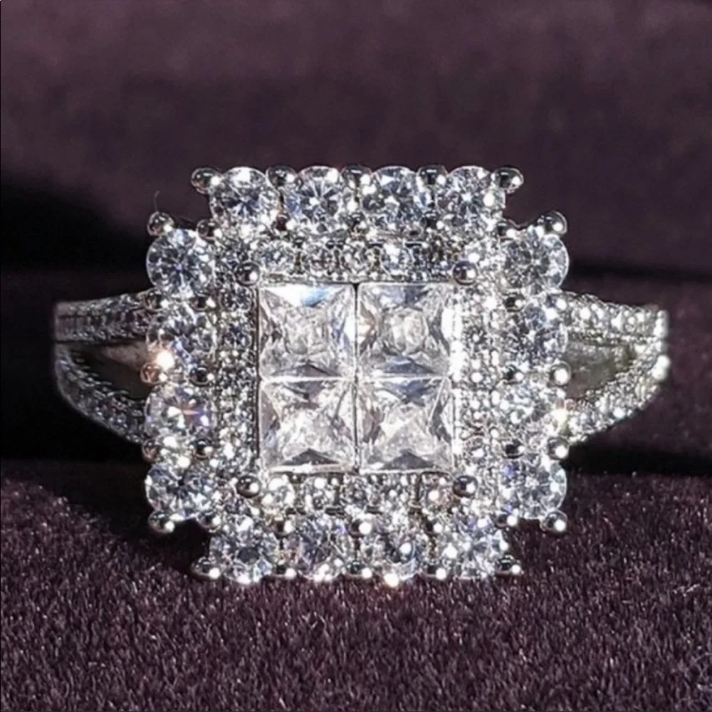 💯 NEW 925 STERLING SILVER DIAMOND HALO RING, CUTE RING, SHINY RING. - Picture 1 of 7